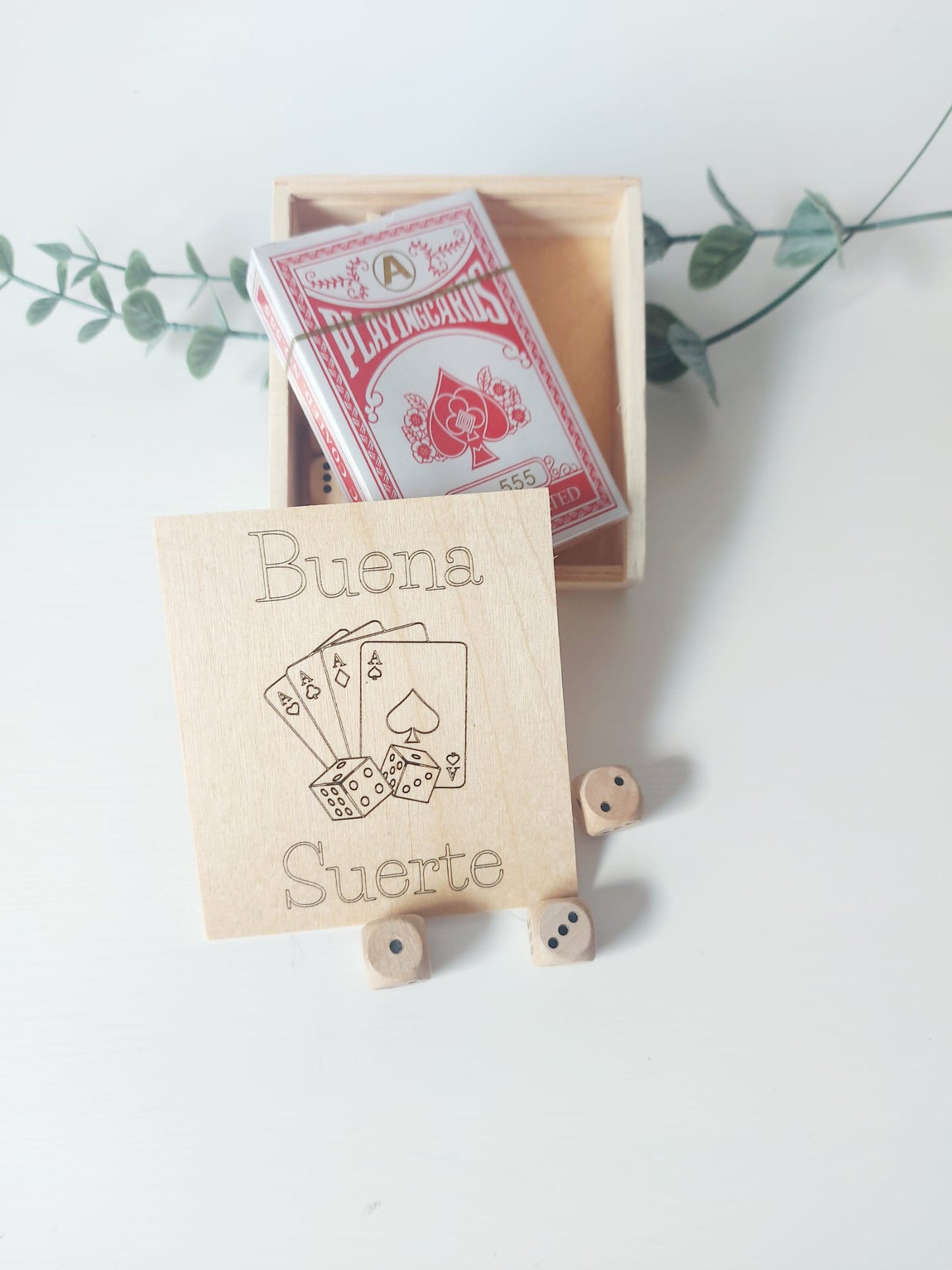 SET DE MADERA BARAJA Y DADOS