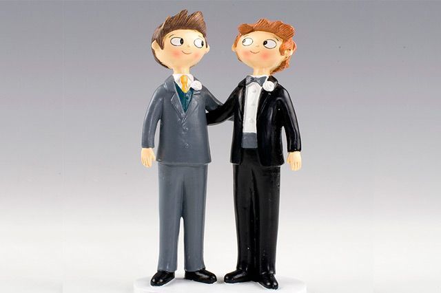 Figura de tarta pareja de chicos