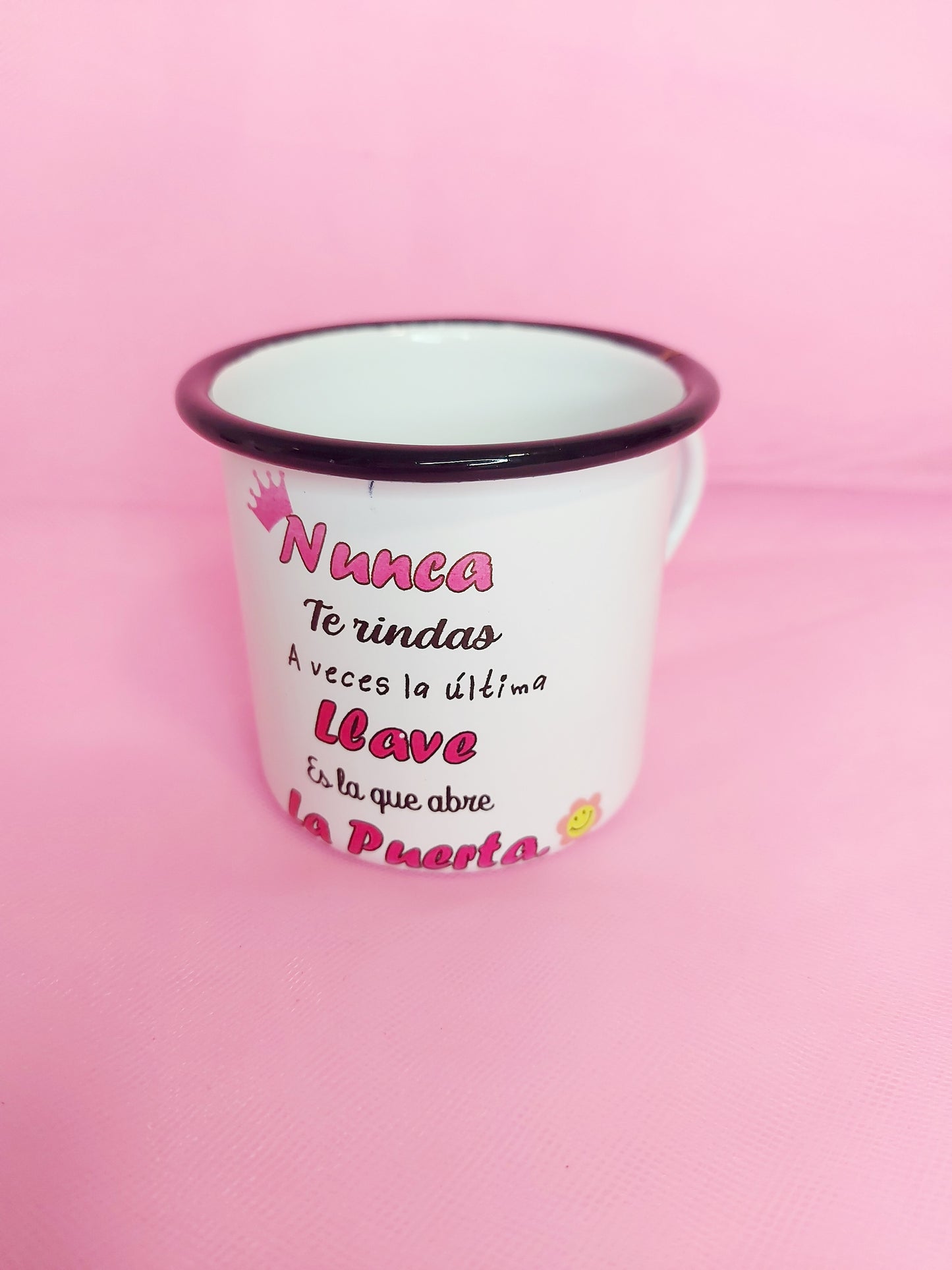 Taza Vintage "Nunca te rindas..."