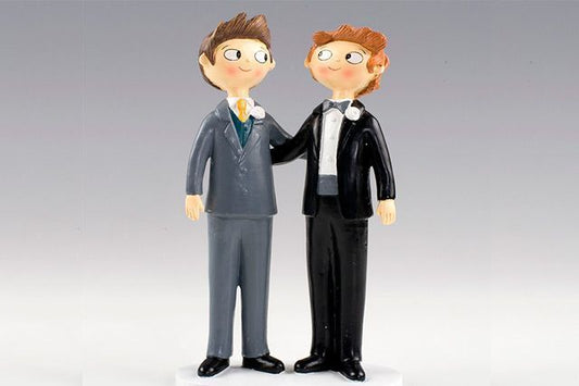 Figura de tarta pareja de chicos