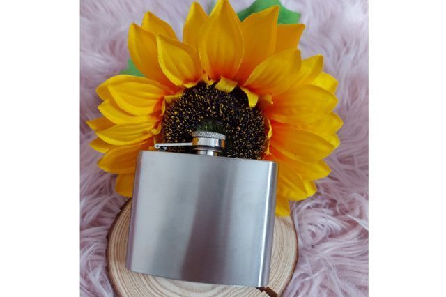 Petaca lisa ó personalizada con frases divertidas